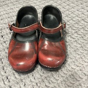 Dansko women’s Mary Janes clogs. Leather uppers. Preowned but lots of li…